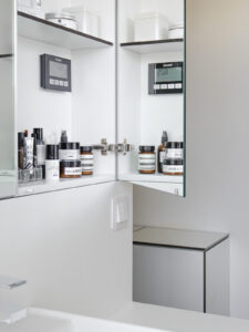 badschrank-innen-3458157